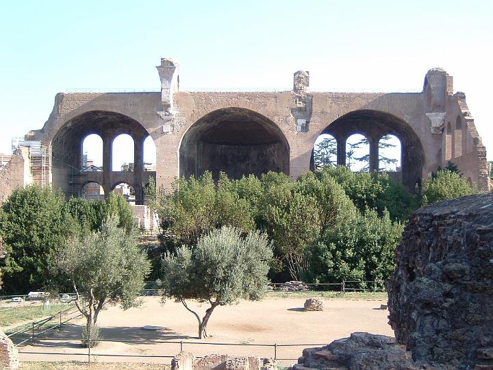 Ruins-Arches.JPG